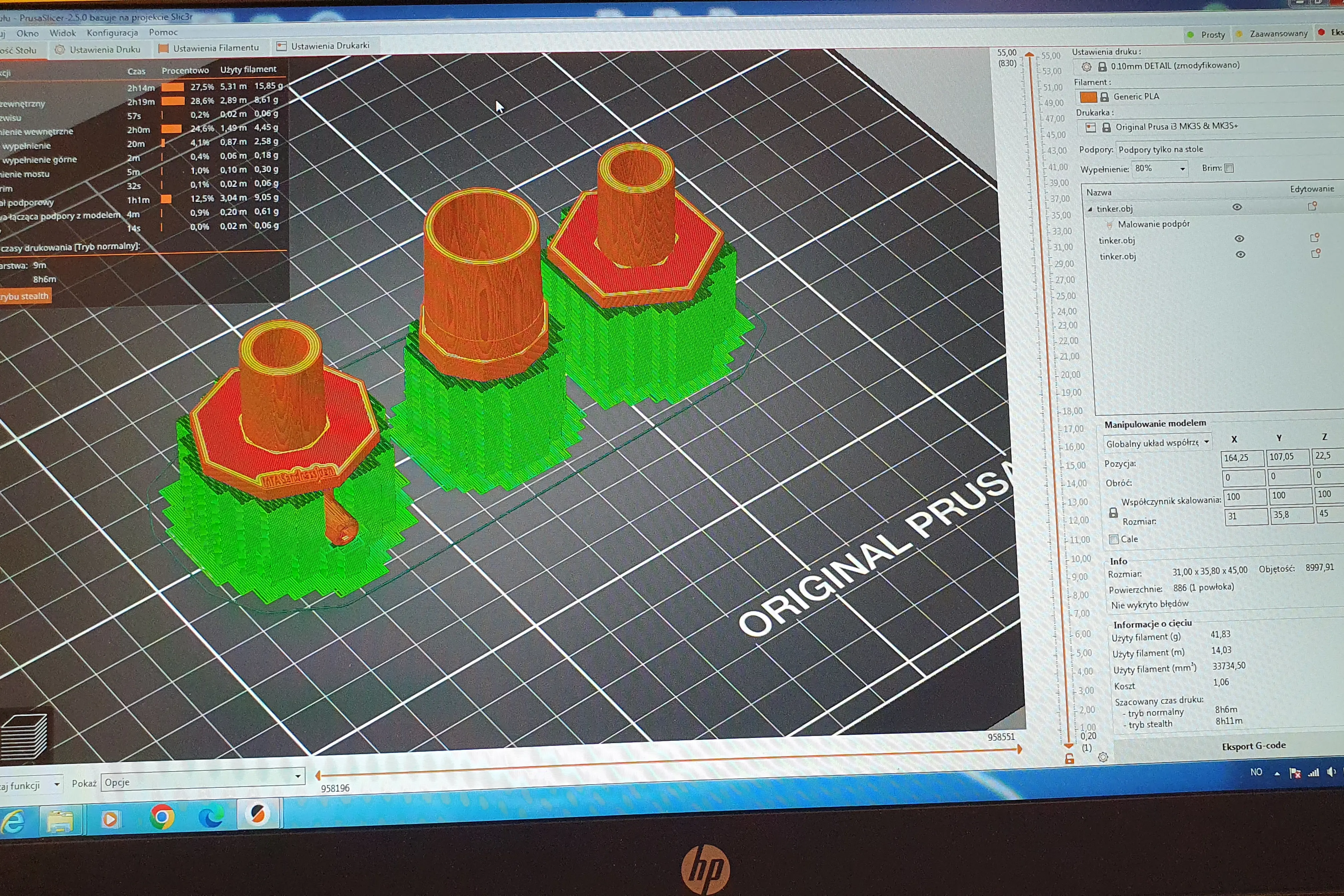 Røde og grønne plastmodlelr av luftovergangere