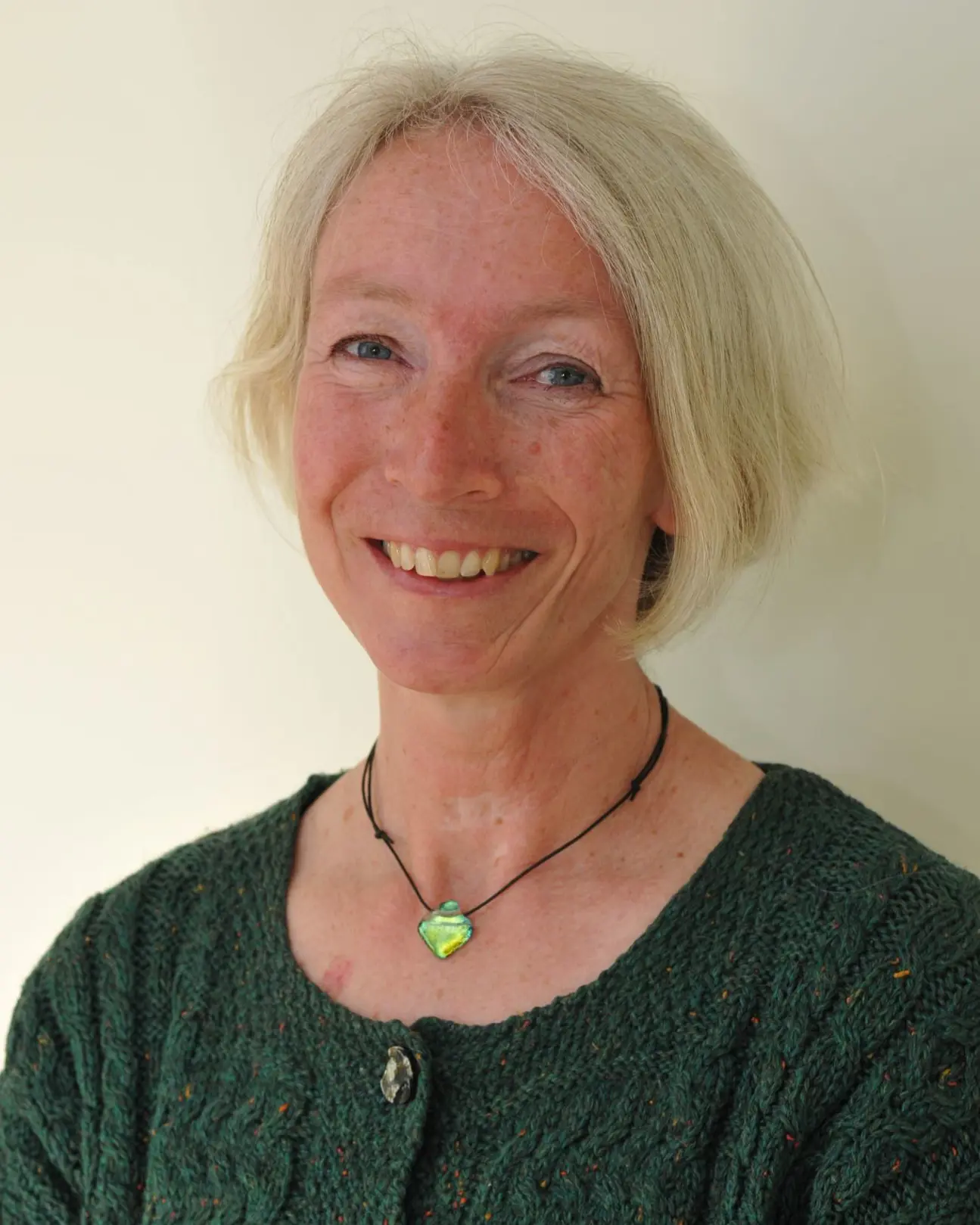 Dame med oppsatt hår